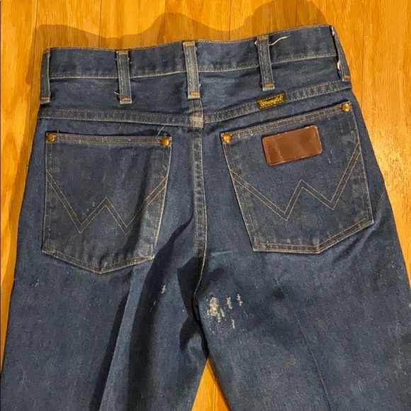 Vintage Distressed high Rise Cowboy Cut Wrangler - Picture 6 of 14